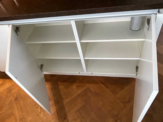 Keuken met bosch apparatuur - afbeelding 44 van  58