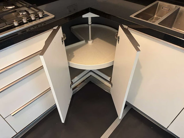 Keuken met bosch / siemens apparatuur - afbeelding 11 van  25