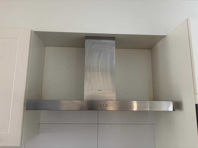 Keuken met bosch / whirlpool apparatuur - afbeelding 5 van  17
