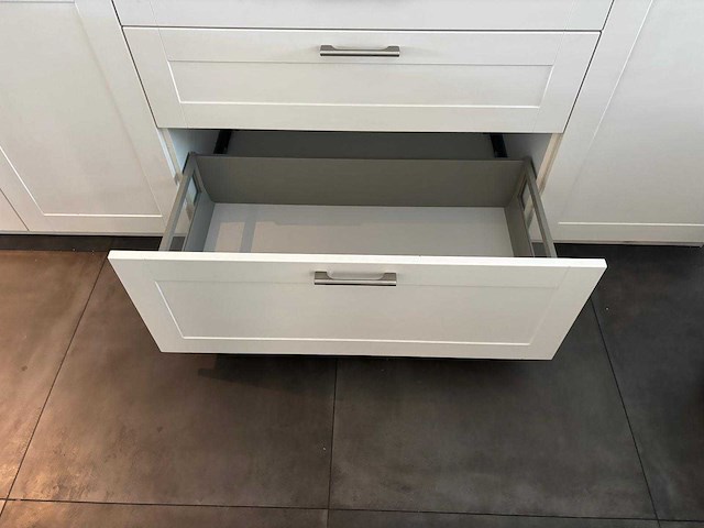 Keuken met bosch / whirlpool apparatuur - afbeelding 7 van  17