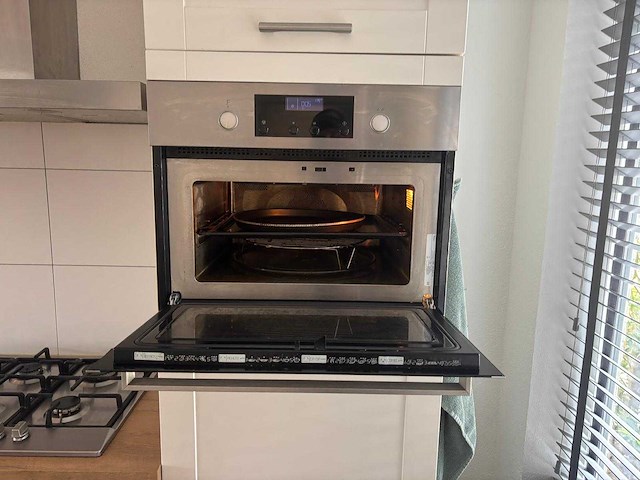 Keuken met bosch / whirlpool apparatuur - afbeelding 11 van  17