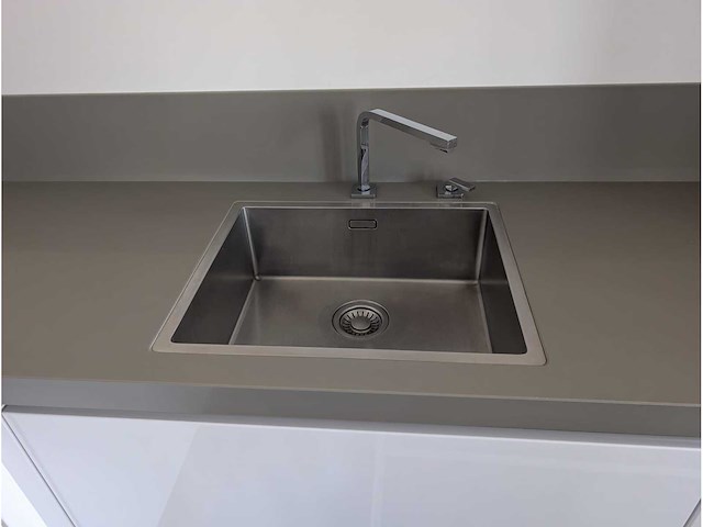 Keuken met bosch/miele apparatuur - afbeelding 4 van  25