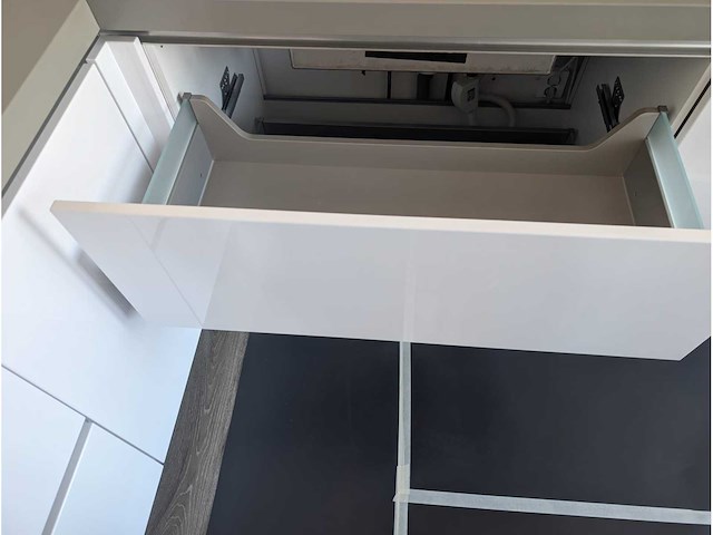 Keuken met bosch/miele apparatuur - afbeelding 7 van  25