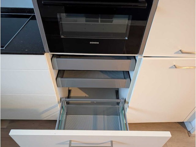 Keuken met bosch/siemens apparatuur - afbeelding 3 van  29