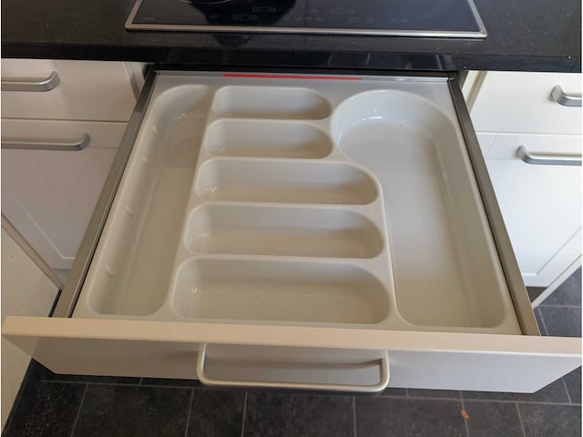 Keuken met bosch/whirlpool apparatuur - afbeelding 9 van  21