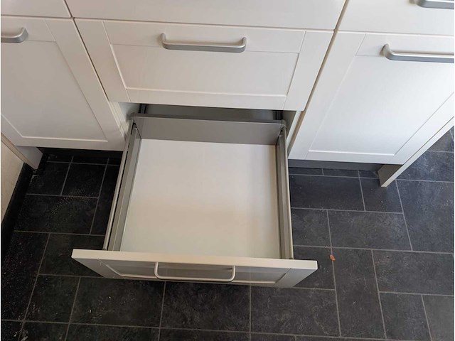 Keuken met bosch/whirlpool apparatuur - afbeelding 15 van  21