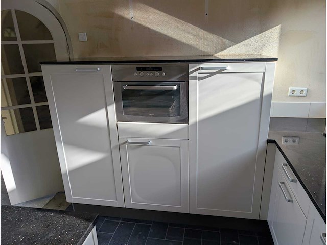 Keuken met bosch/whirlpool apparatuur - afbeelding 18 van  21