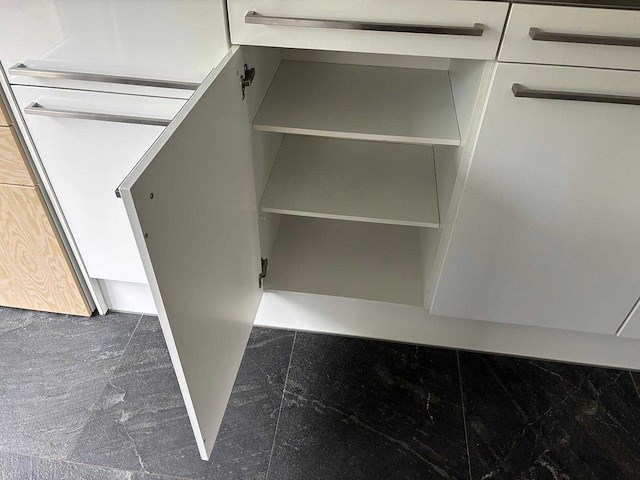 Keuken met bosch/whirlpool apparatuur - afbeelding 5 van  24