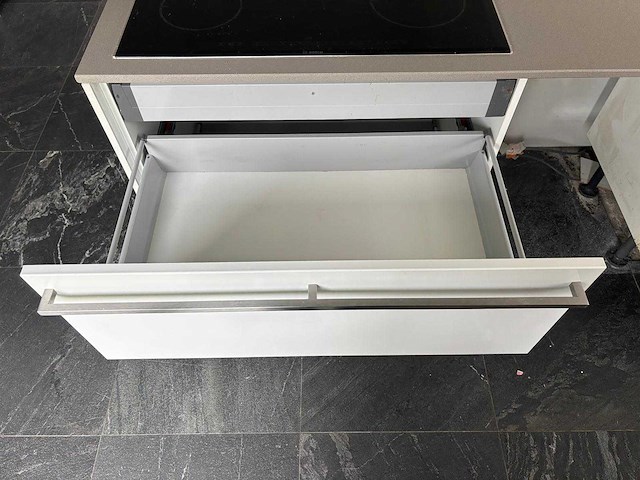 Keuken met bosch/whirlpool apparatuur - afbeelding 10 van  24