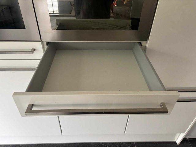 Keuken met bosch/whirlpool apparatuur - afbeelding 2 van  3
