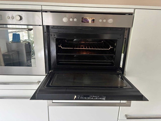Keuken met bosch/whirlpool apparatuur - afbeelding 23 van  24