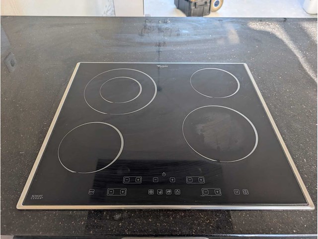 Keuken met bosch/whirlpool apparatuur - afbeelding 22 van  34
