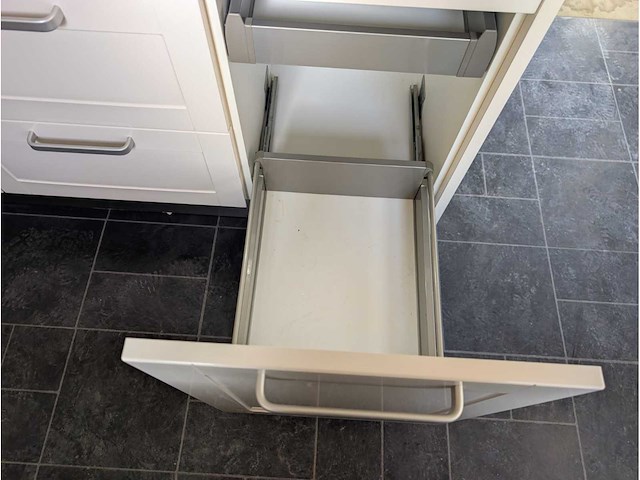 Keuken met bosch/whirlpool apparatuur - afbeelding 26 van  34