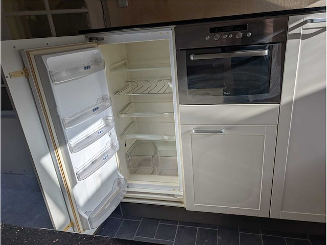 Keuken met bosch/whirlpool apparatuur - afbeelding 23 van  34
