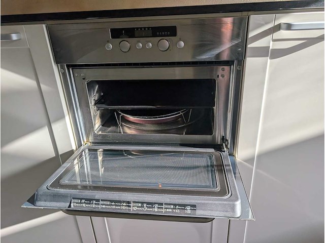 Keuken met bosch/whirlpool apparatuur - afbeelding 29 van  34