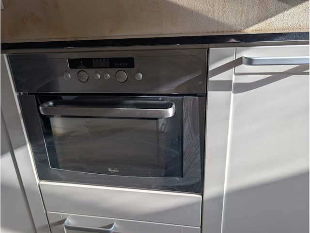 Keuken met bosch/whirlpool apparatuur - afbeelding 31 van  34