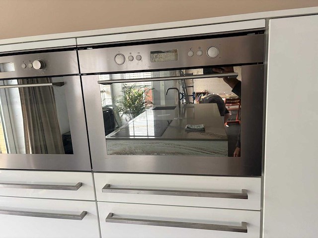 Keuken met bosch/whirlpool apparatuur - afbeelding 4 van  24