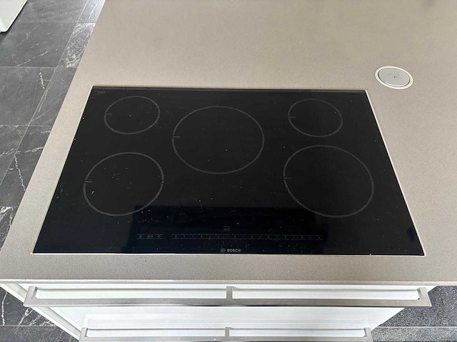 Keuken met bosch/whirlpool apparatuur - afbeelding 19 van  24