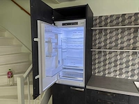 Keuken met eiland en apparatuur - afbeelding 6 van  37