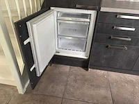 Keuken met eiland en apparatuur - afbeelding 31 van  37