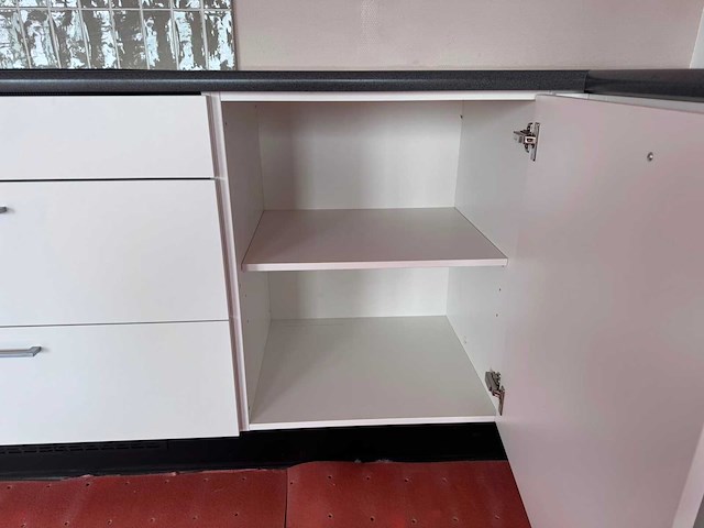 Keuken met etna apparatuur - afbeelding 20 van  20