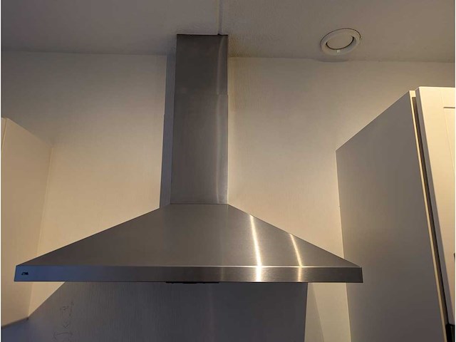 Keuken met etna apparatuur - afbeelding 7 van  31