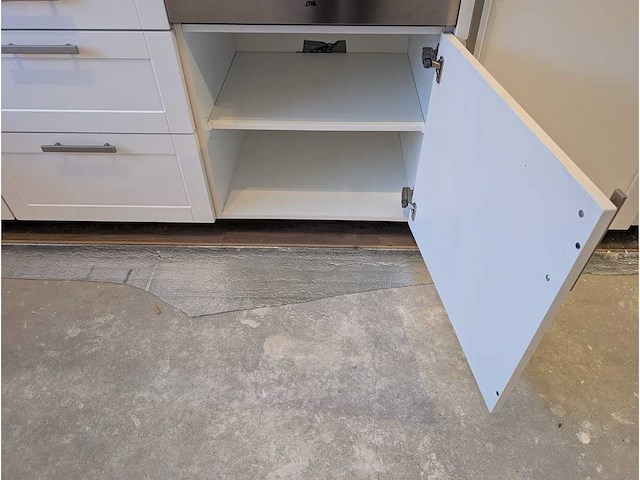 Keuken met etna apparatuur - afbeelding 9 van  31