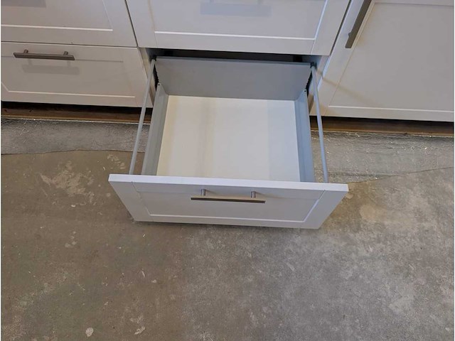 Keuken met etna apparatuur - afbeelding 13 van  31