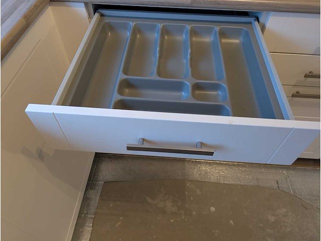 Keuken met etna apparatuur - afbeelding 14 van  31