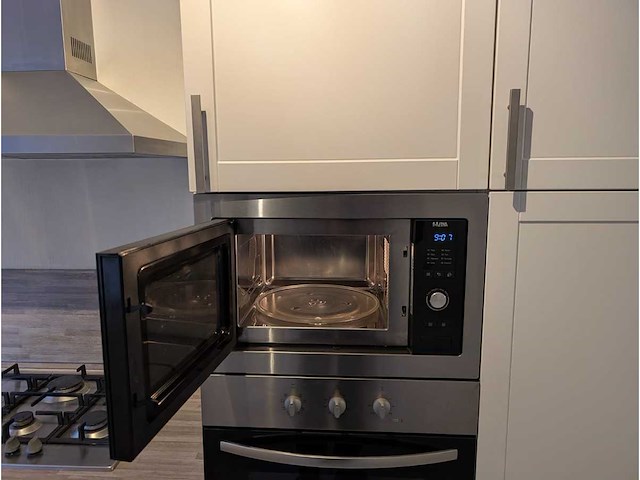 Keuken met etna apparatuur - afbeelding 28 van  31