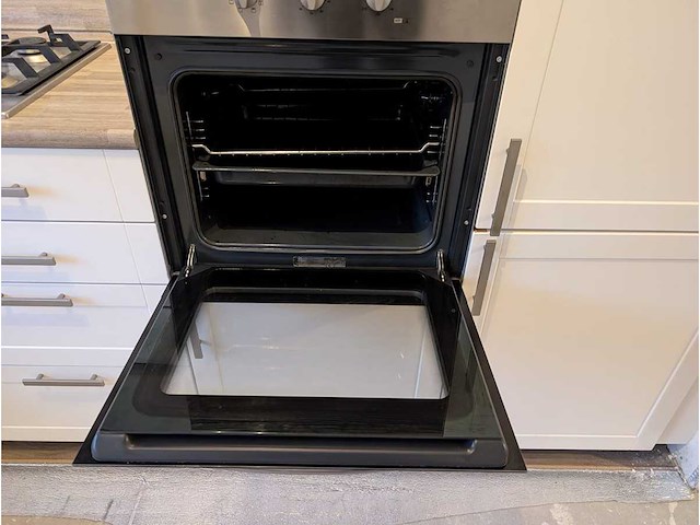 Keuken met etna apparatuur - afbeelding 29 van  31