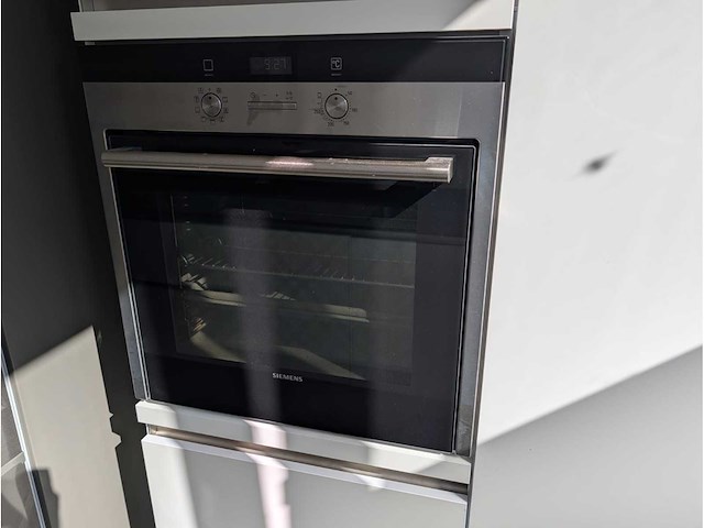 Keuken met etna / siemens apparatuur - afbeelding 3 van  32