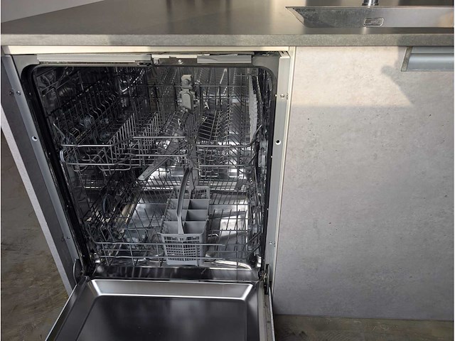 Keuken met etna/inventum appartuur - afbeelding 27 van  29