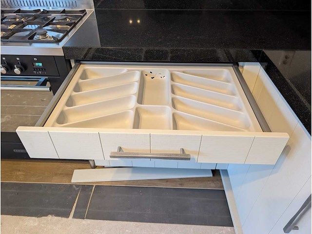 Keuken met etna/pelgrim apparatuur - afbeelding 9 van  42