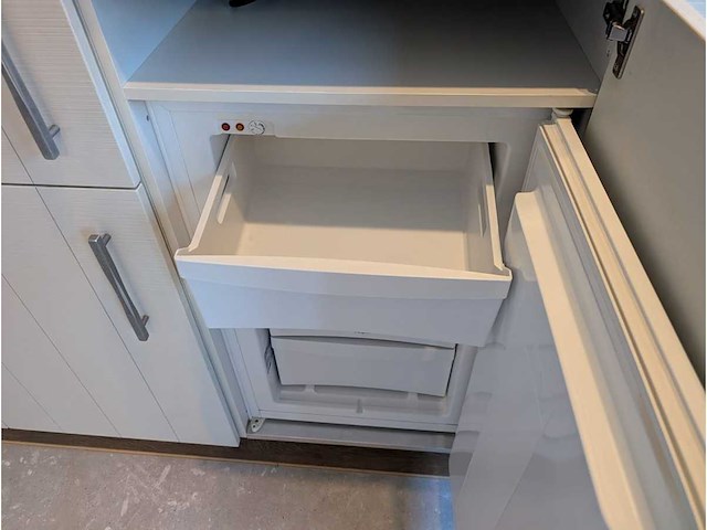 Keuken met etna/pelgrim apparatuur - afbeelding 29 van  42