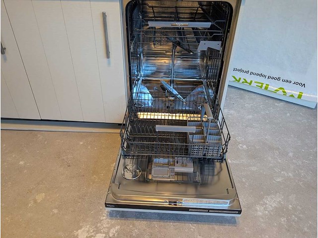 Keuken met etna/pelgrim apparatuur - afbeelding 42 van  42