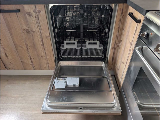 Keuken met ignis/smeg apparatuur - afbeelding 3 van  23