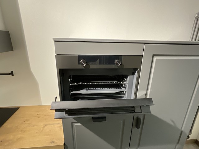 Keuken met inbouwapparatuur burger, mara - afbeelding 2 van  16