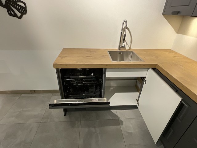 Keuken met inbouwapparatuur burger, mara - afbeelding 4 van  16