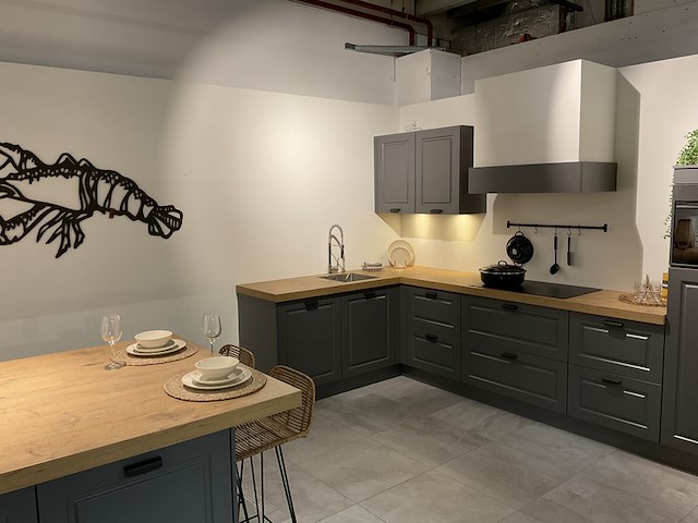 Keuken met inbouwapparatuur burger, mara - afbeelding 9 van  16