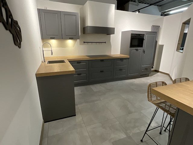 Keuken met inbouwapparatuur burger, mara - afbeelding 12 van  16