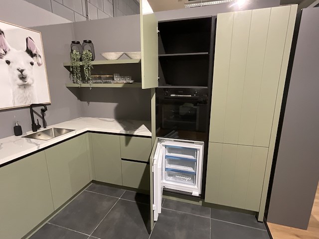 Keuken met inbouwapparatuur, cityline (dkg), gl5900 structuurlak, olijfgroen - afbeelding 9 van  13