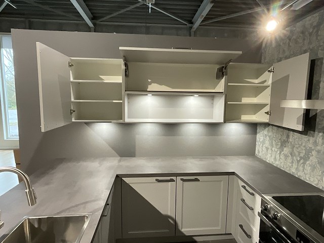 Keuken met inbouwapparatuur, nobilia, picasso, steengrijs - afbeelding 10 van  21