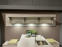 Keuken met inbouwapparatuur, nobilia, riva, beton grijs- eiken havanna - afbeelding 5 van  17