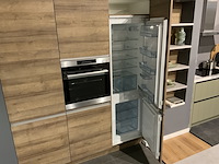 Keuken met inbouwapparatuur, nobilia, riva, beton grijs- eiken havanna - afbeelding 13 van  17