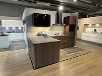 Keuken met inbouwapparatuur, nobilia, riva, noten milano