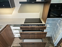 Keuken met inbouwapparatuur, nobilia, riva, noten milano - afbeelding 15 van  17