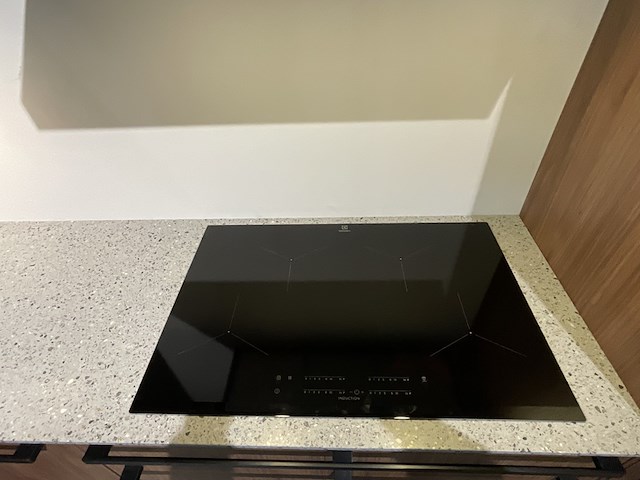 Keuken met inbouwapparatuur, nobilia, riva, noten milano - afbeelding 17 van  17