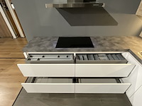 Keuken met inbouwapparatuur, nobilia, van gogh /dali, alpin wit-eiken san remo - afbeelding 7 van  15