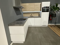 Keuken met inbouwapparatuur, nobilia, van gogh /dali, alpin wit-eiken san remo